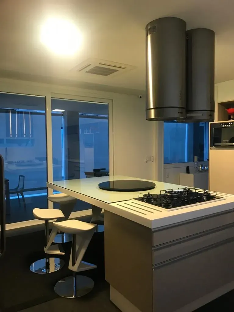 Будинок на 6 спалень-сюїт з 600 м² і 8 ванних — photo 2