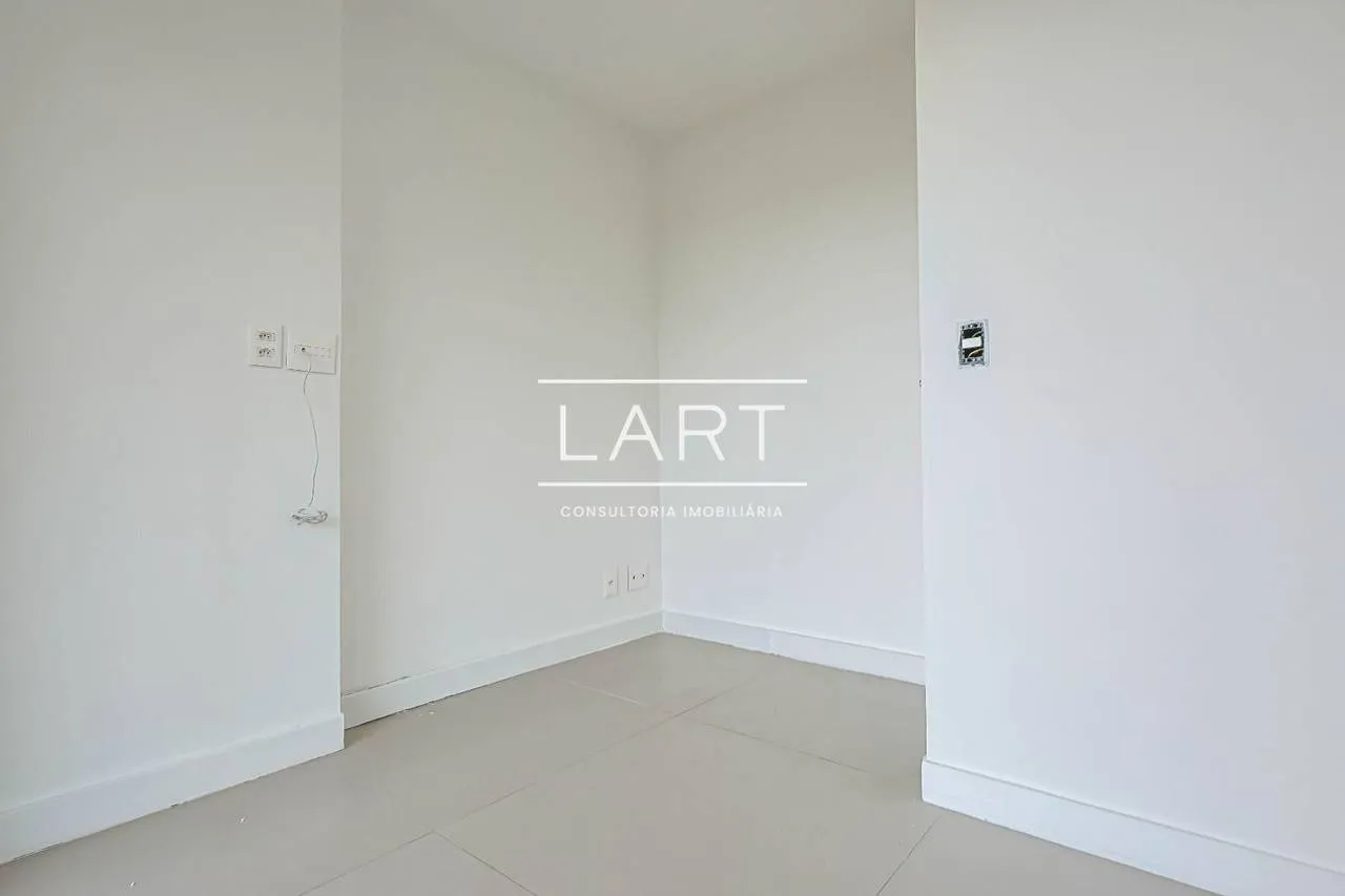 180 m² apartment with 3 bedrooms and 2 parking spots — photo 13