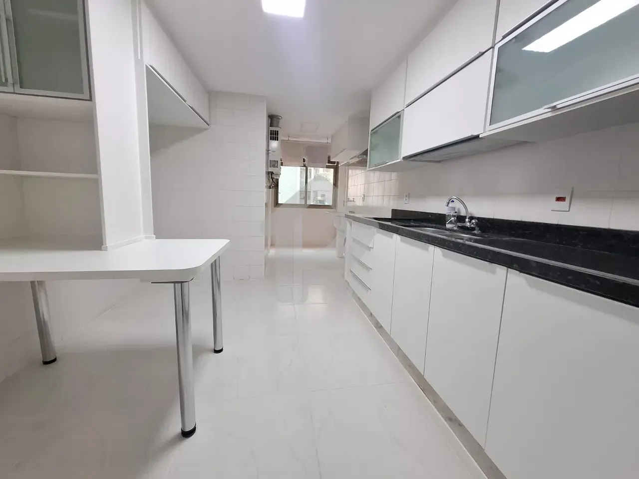 160 m² apartment with a water view and a home office — photo 13