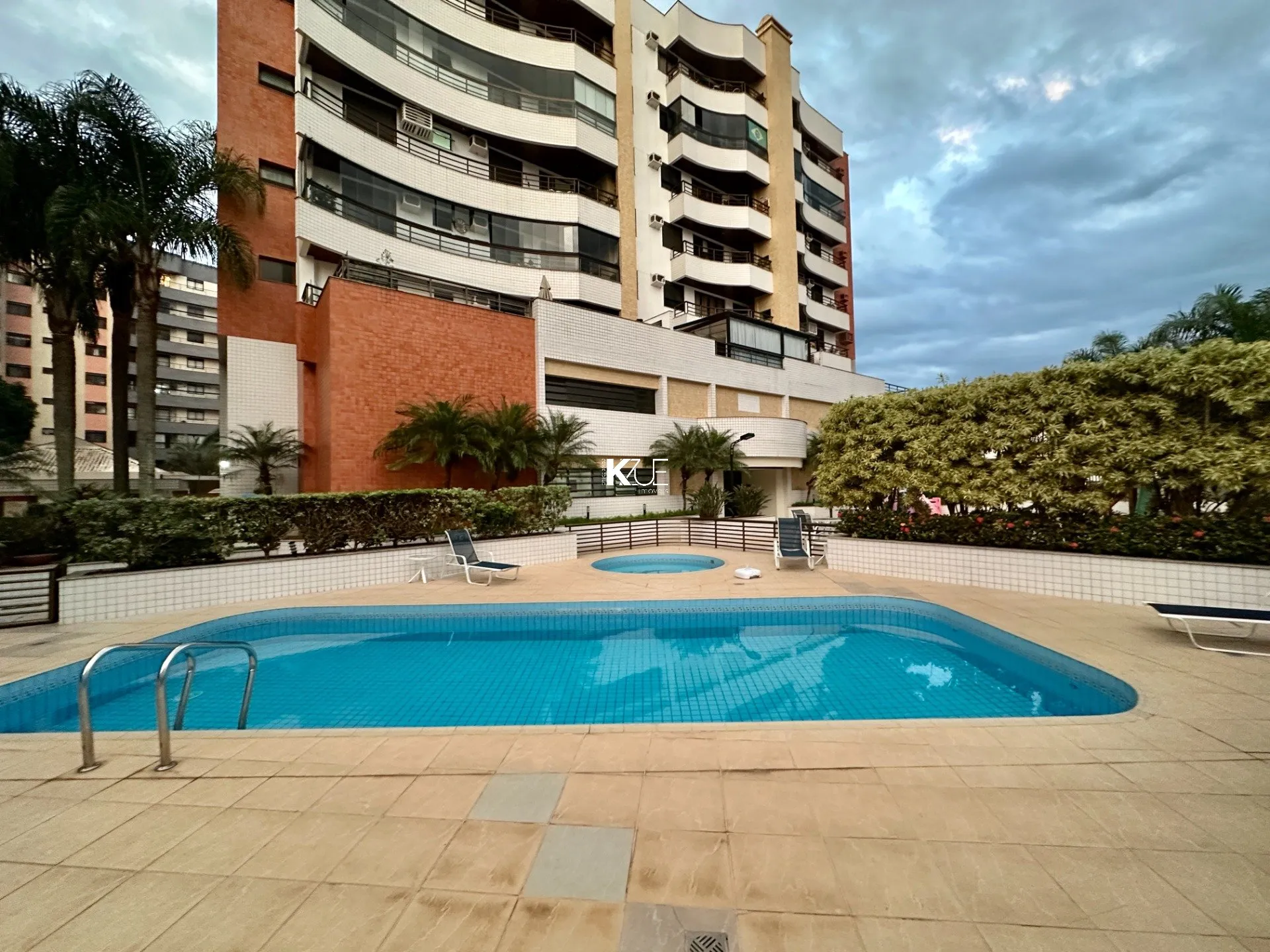 Furnished 2-bedroom apartment with suite and 89 m² — photo 25