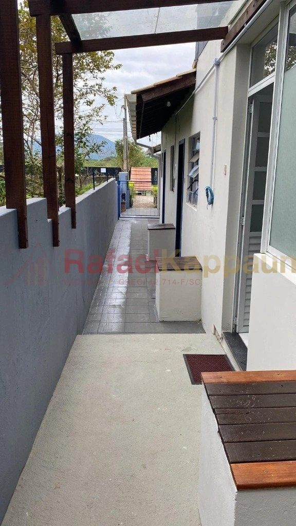 One-bedroom apartment with a mountain view in Florianópolis — photo 15