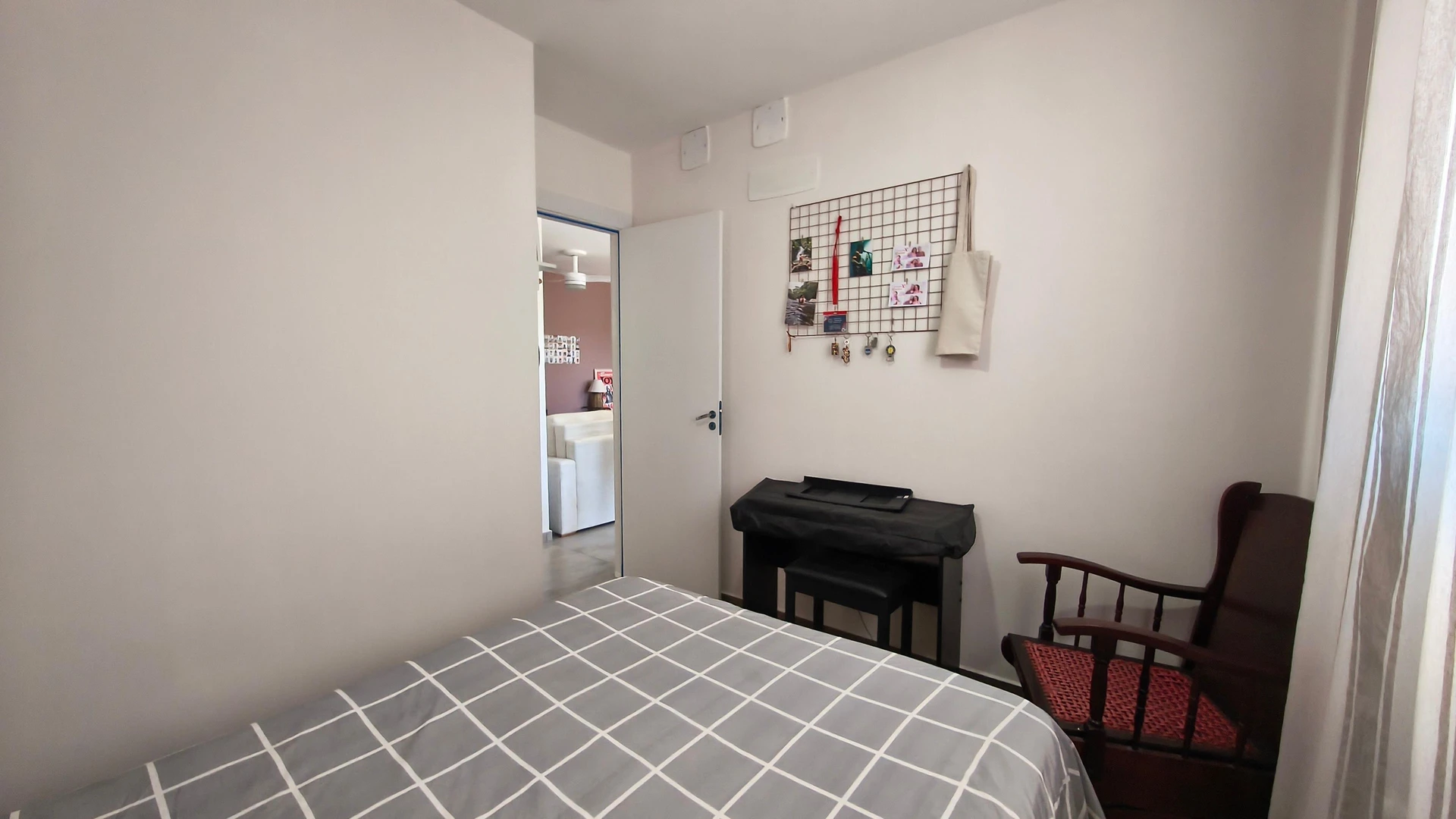 Furnished apartment with 2 bedrooms and a balcony — photo 15