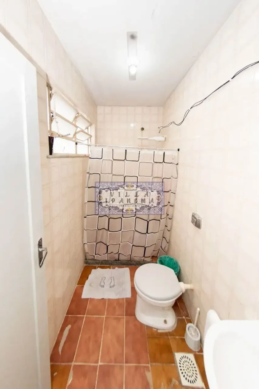 House with 5 bedrooms and a separate closed kitchen — photo 11
