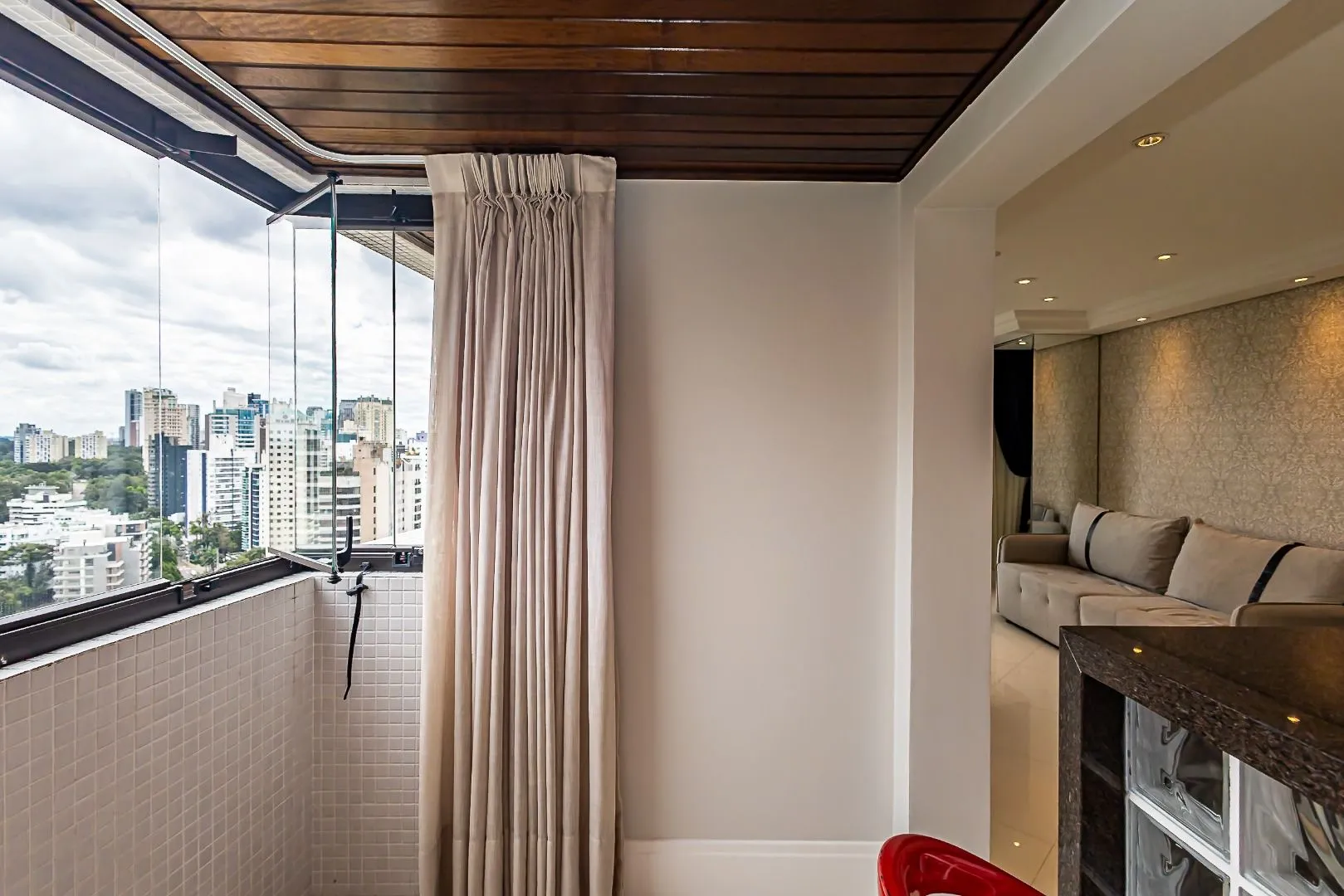 119 m² apartment with floor-to-ceiling windows and a bathtub — photo 99