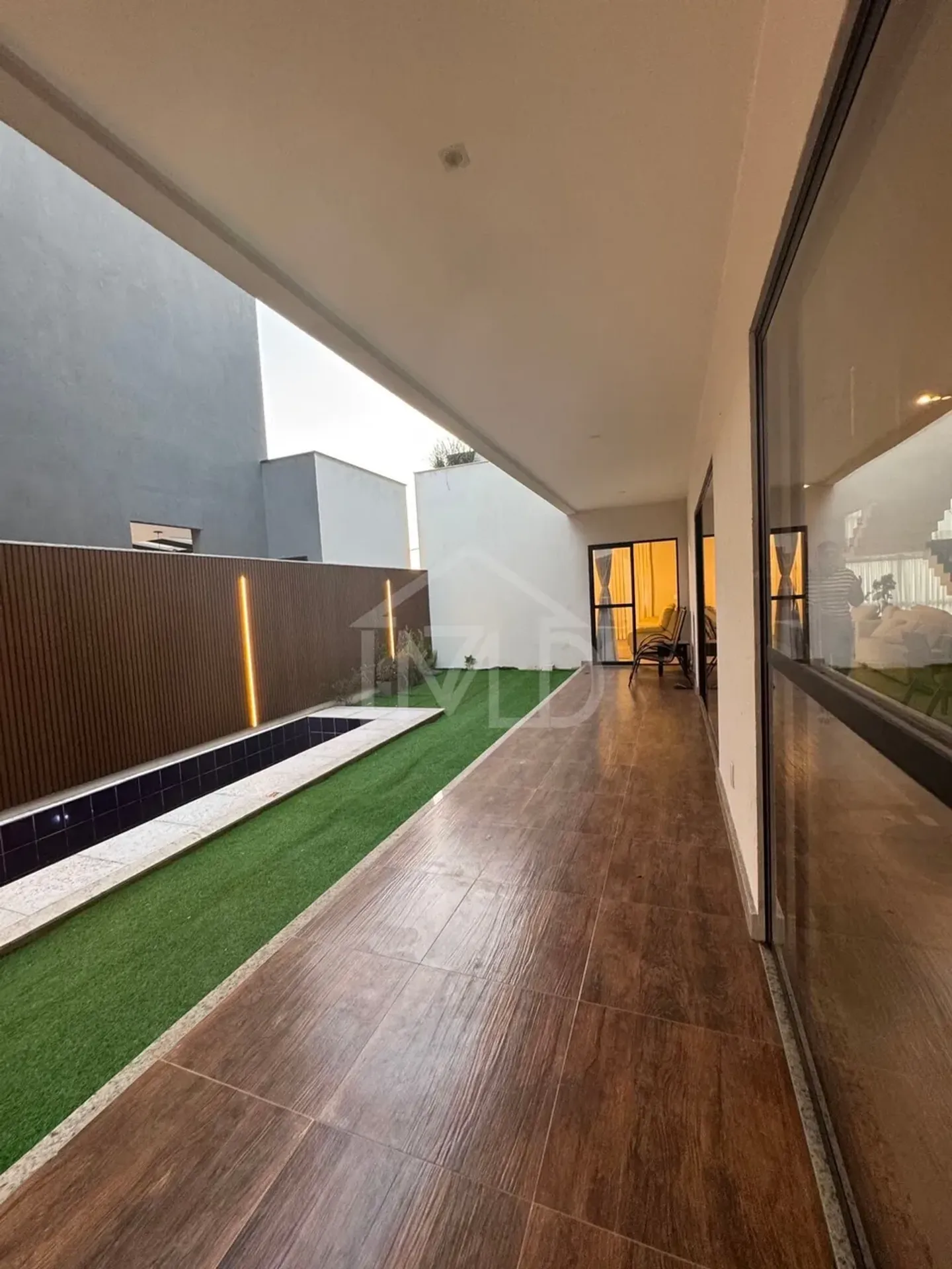 Casa mobiliada com 4 suítes e piscina, 420 m² — photo 23