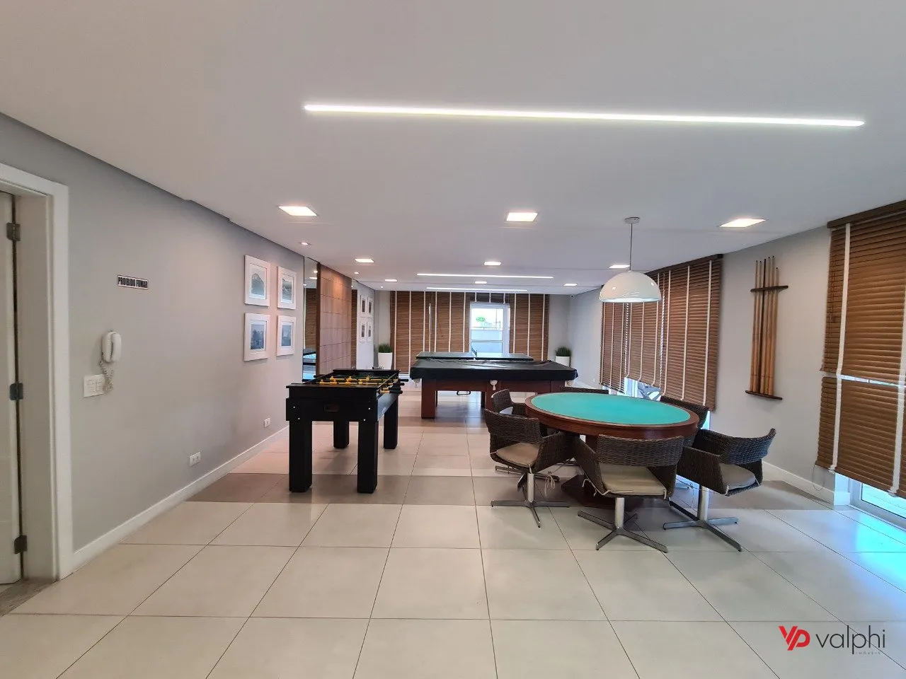 Furnished 2-bedroom apartment with enclosed balcony — photo 69