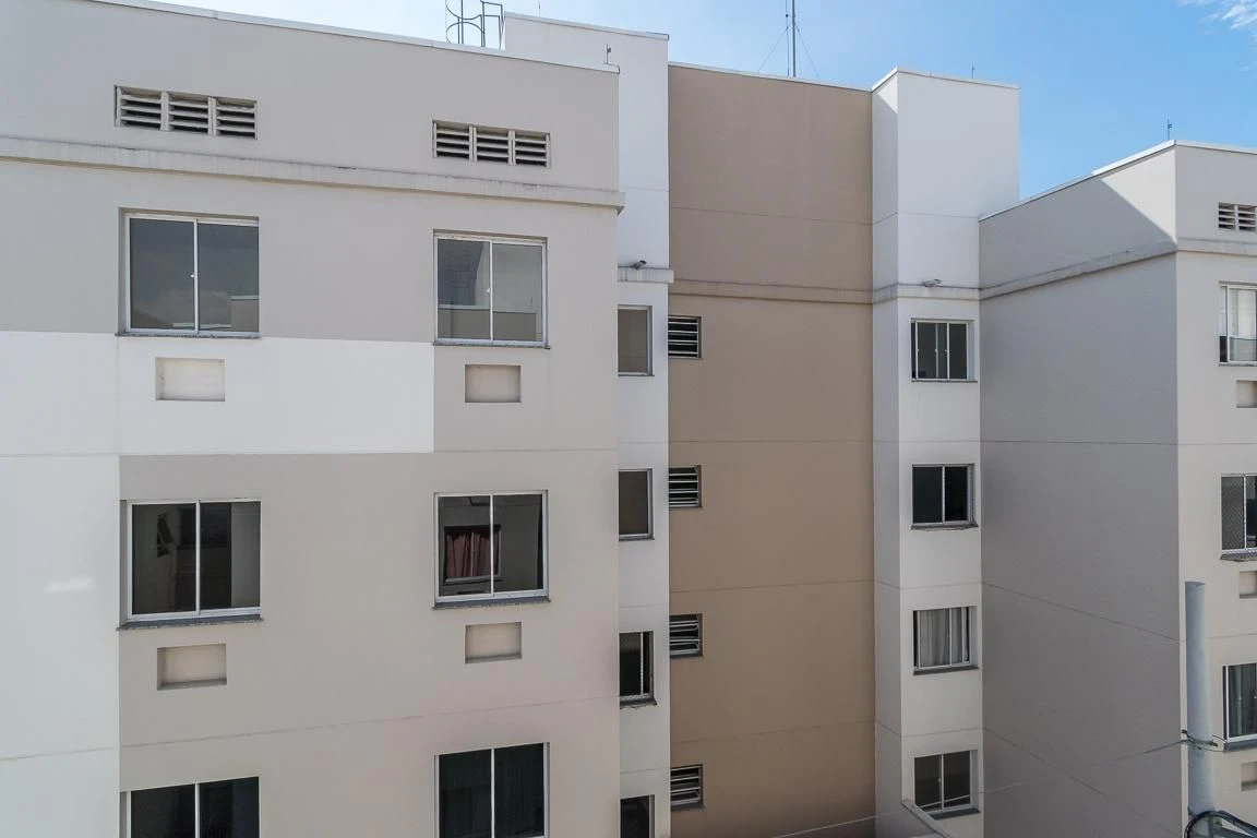 2-bedroom apartment in a building with a gym — photo 7