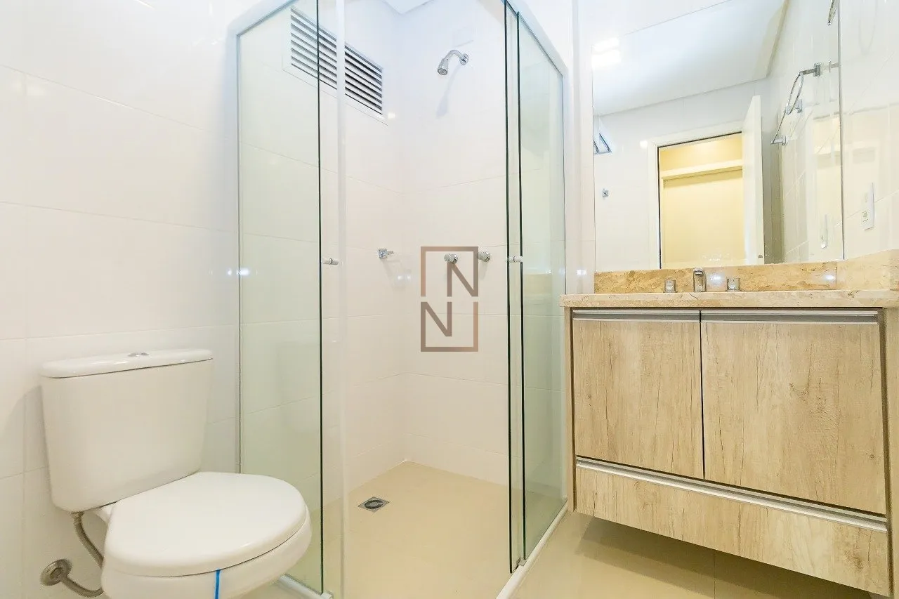 Apartamento de 2 dormitorios con cocina abierta y balcón — photo 13
