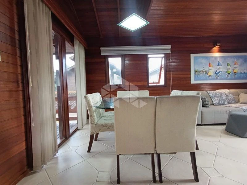 Casa de 3 dormitorios con balcón gourmet en Florianópolis — photo 45