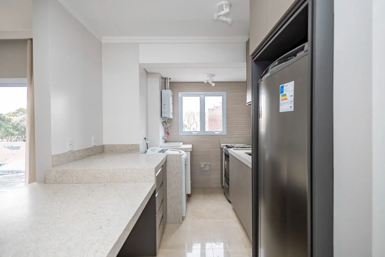 2-bedroom apartment with a washing machine in Curitiba — photo 8