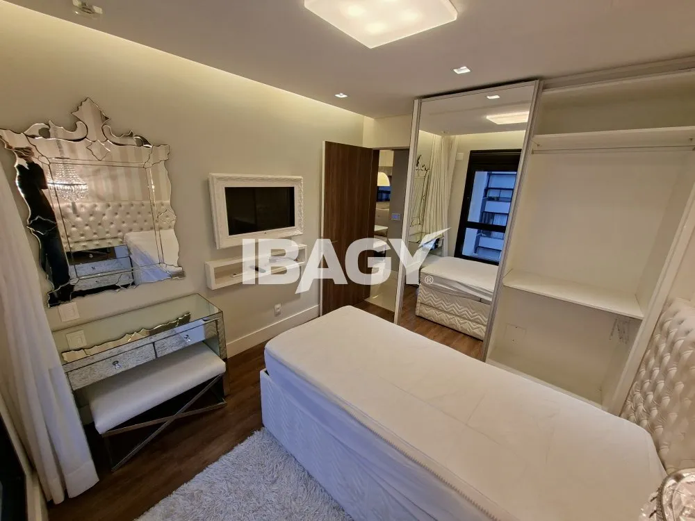 Furnished apartment with 2 bedrooms and 2 parking spots — photo 10