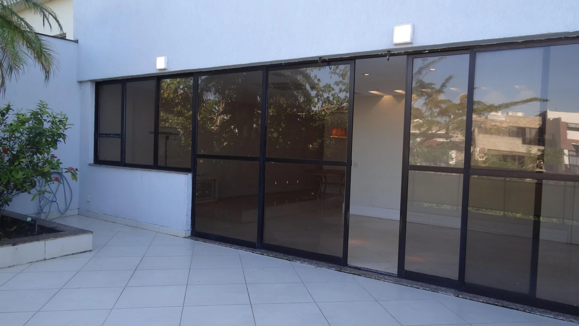 Apartamento sin amueblar con 3 dormitorios y balcón — photo 26