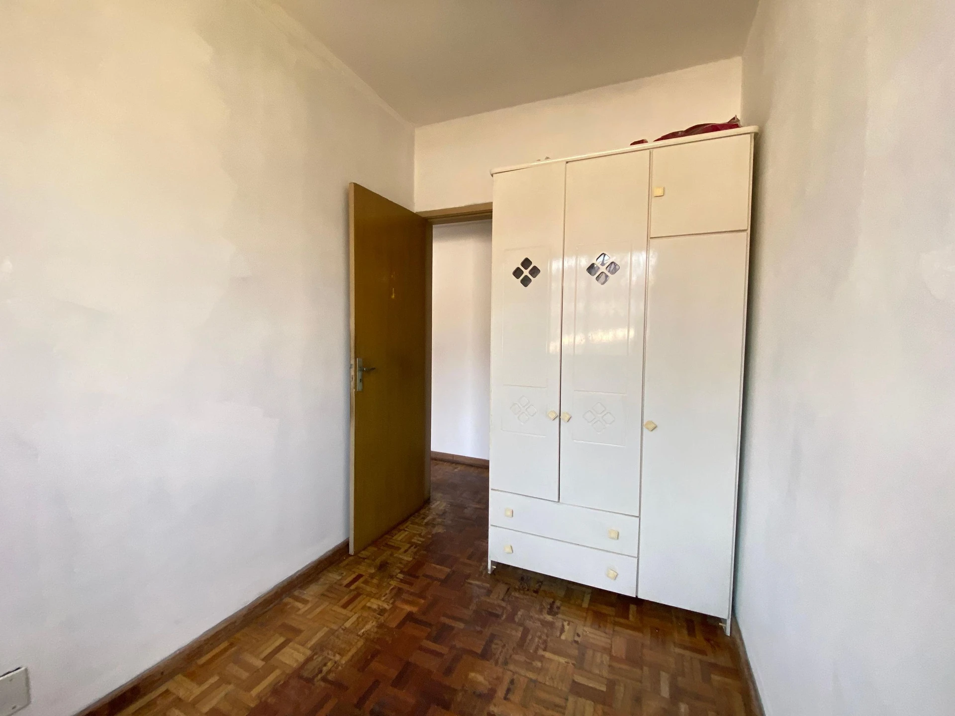 Apartment, 92 m², with wood or laminate floors — photo 47