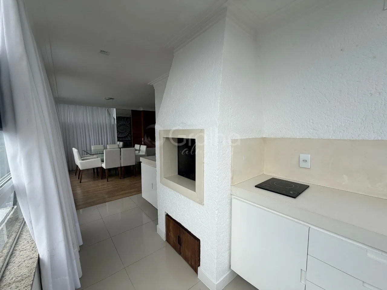 3-bedroom apartment with a bathtub in Florianópolis — photo 18