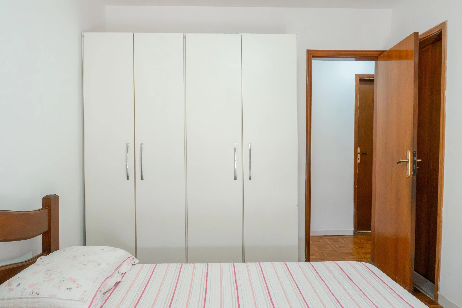 Furnished apartment, 504 m², with a mountain view — photo 3