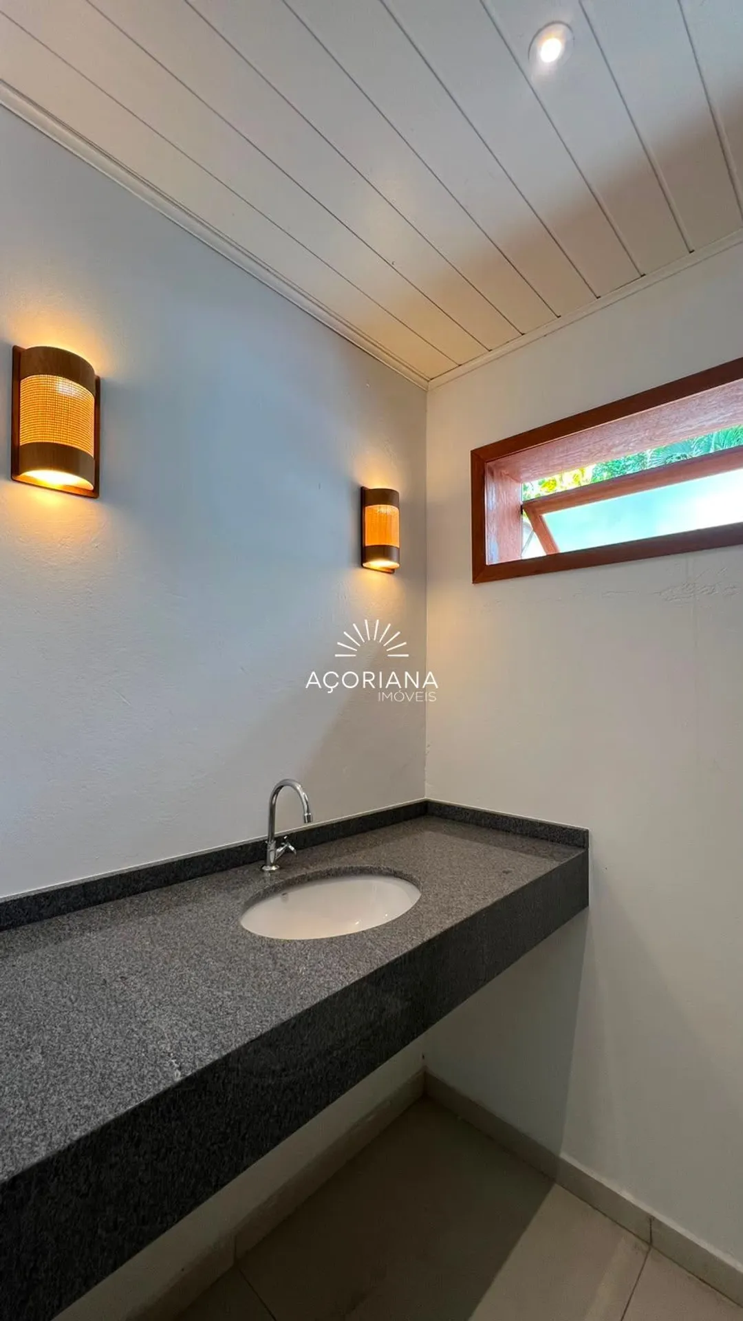 Furnished 600 m² house with 5 bedrooms and an integrated kitchen — photo 24