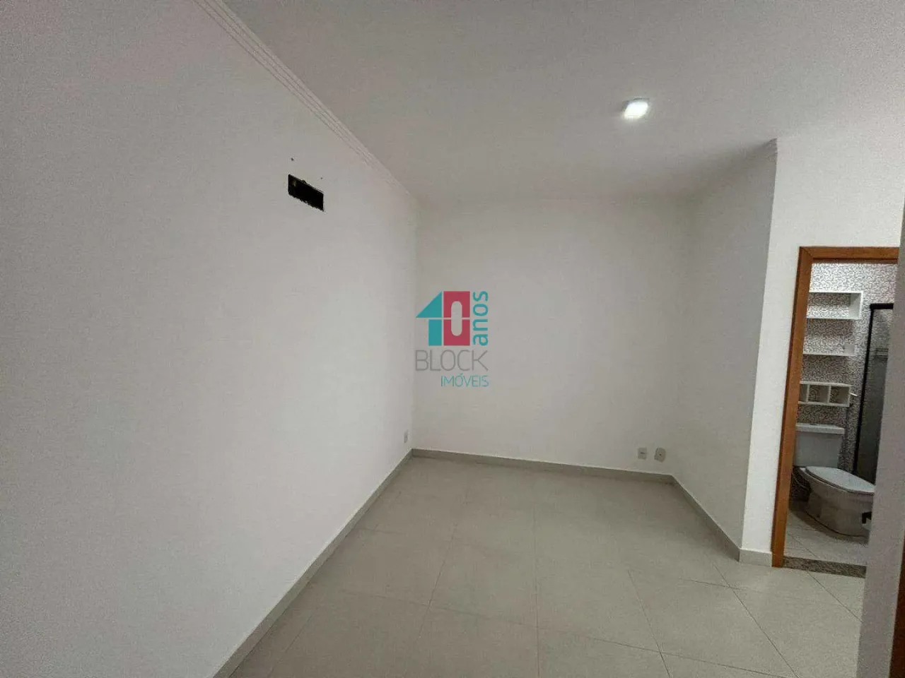 Casa com 3 dormitórios e 5 banheiros, 2 vagas — photo 4