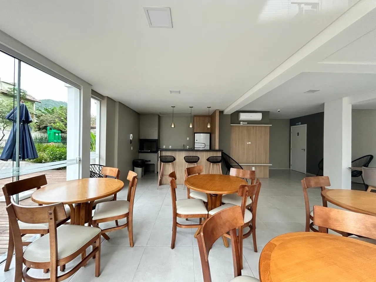 3-bedroom apartment with a washing machine in Florianópolis — photo 39