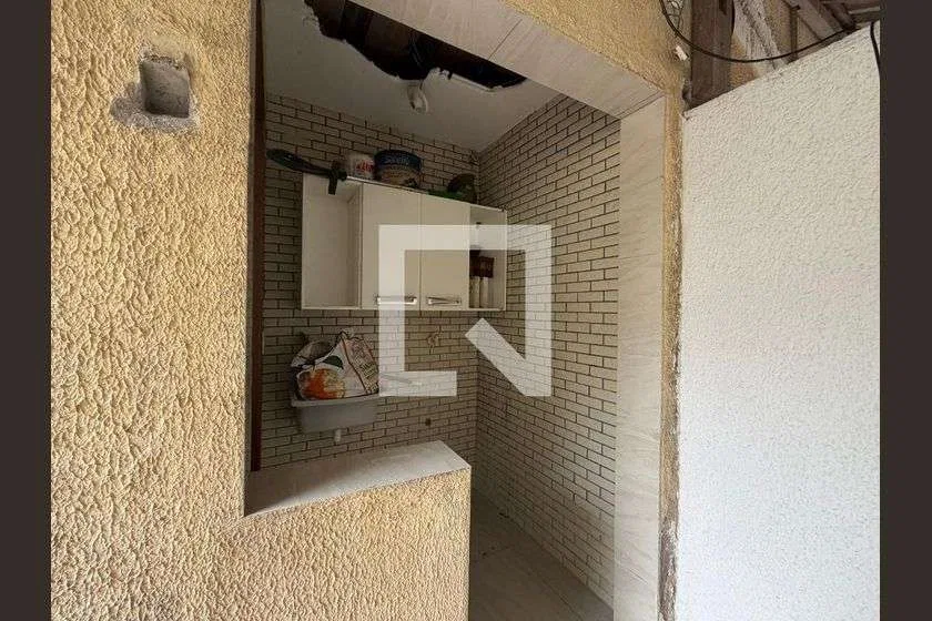 Balcony with a grill in a one-bedroom house, 75 m²