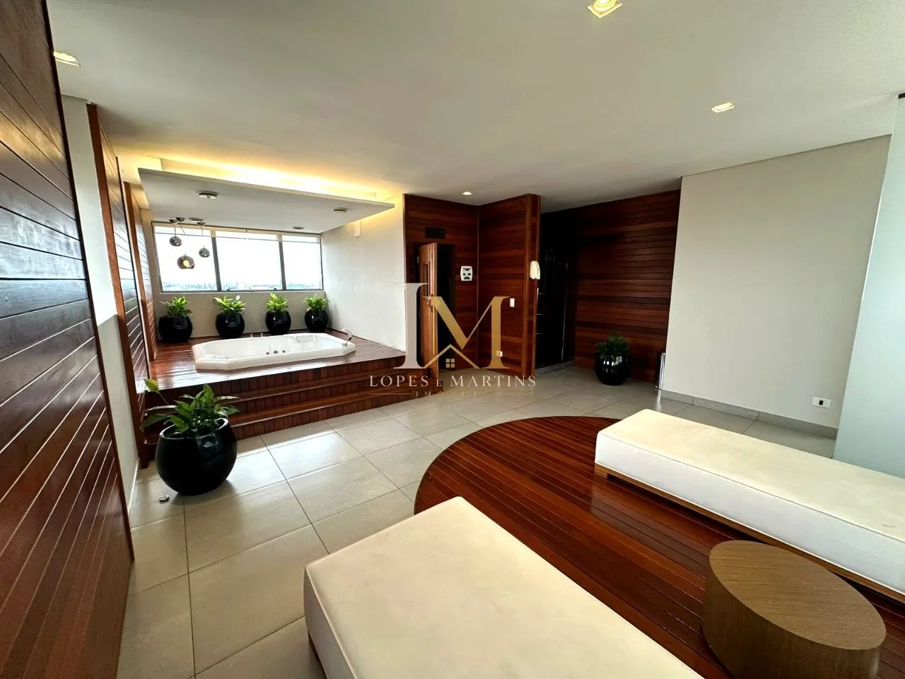 One-bedroom apartment in a building with a gym — photo 47