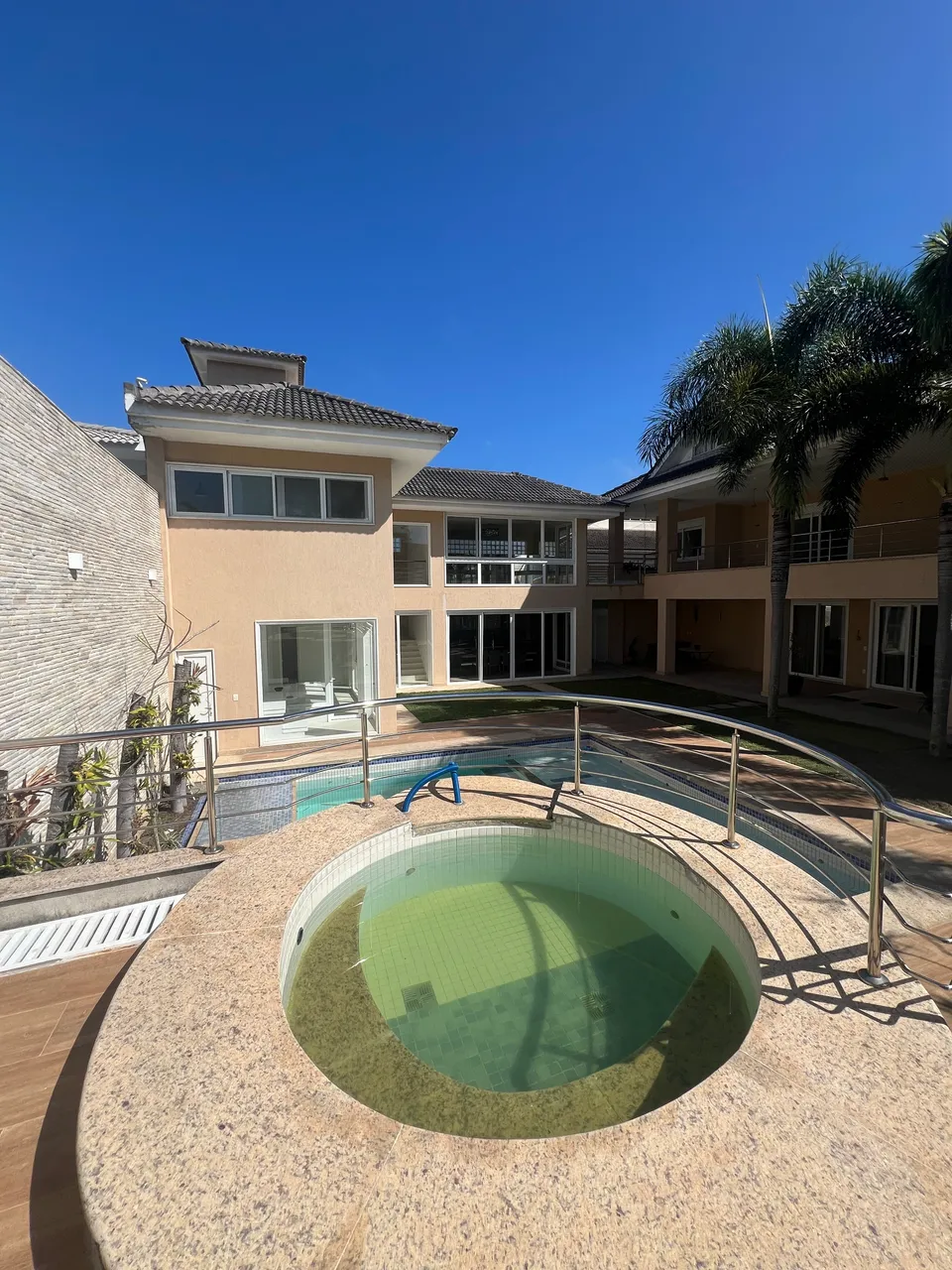 Furnished house with 5 bedrooms and 5 bathrooms — photo 18