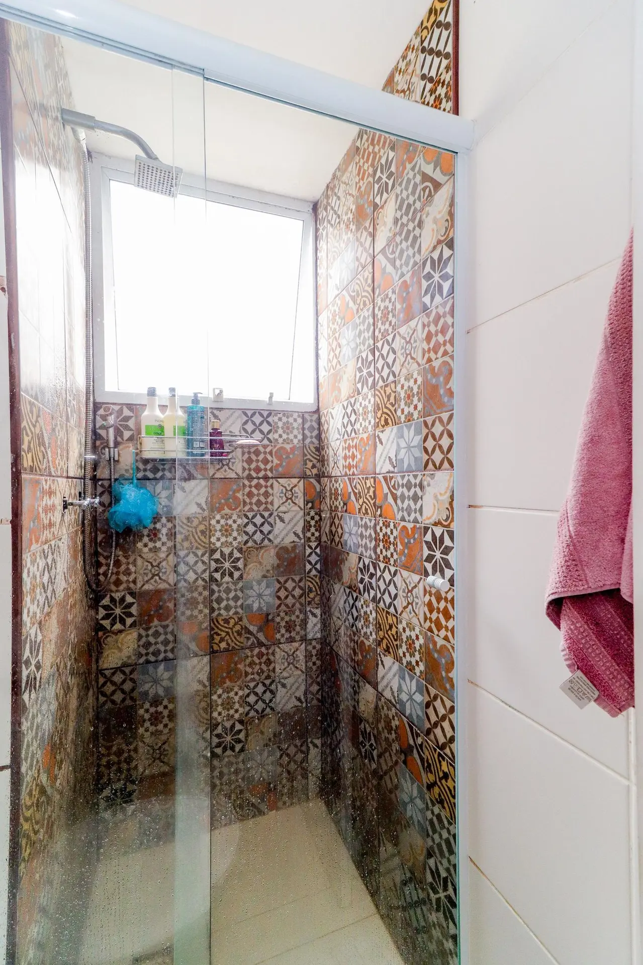 Furnished 2-bedroom apartment with 1 bathroom — photo 18