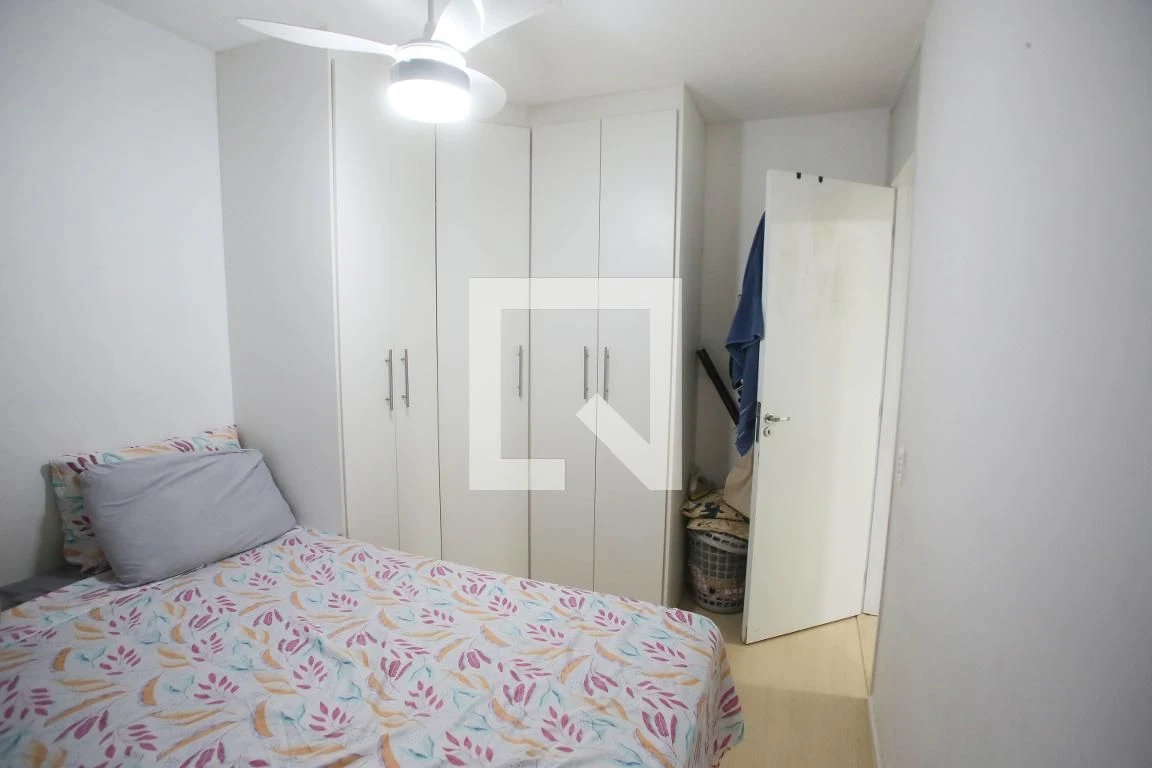 Apartamento com 2 quartos e cozinha fechada — photo 13
