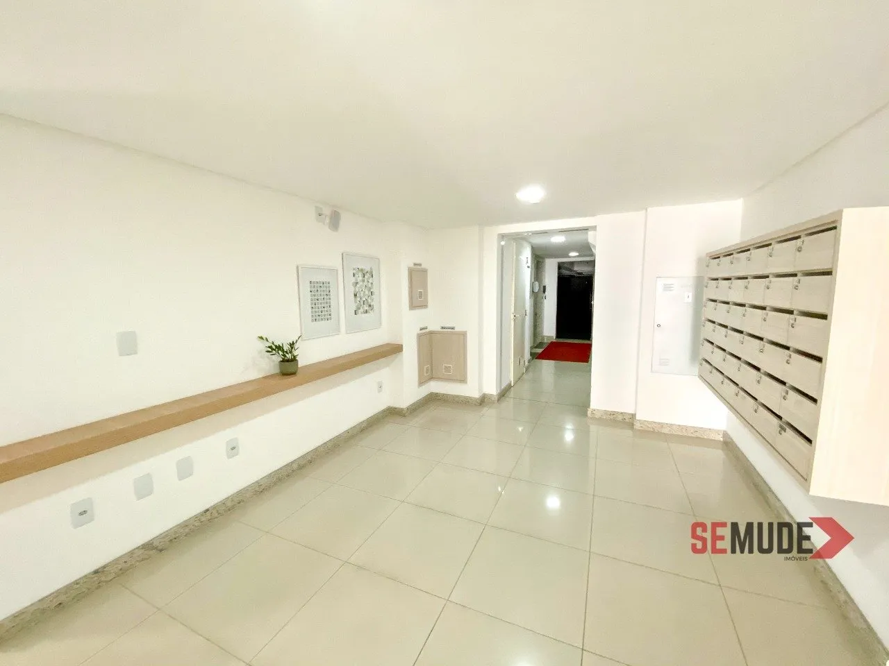 Balcony with a grill in a 2-bedroom apartment, 66 m² — photo 32
