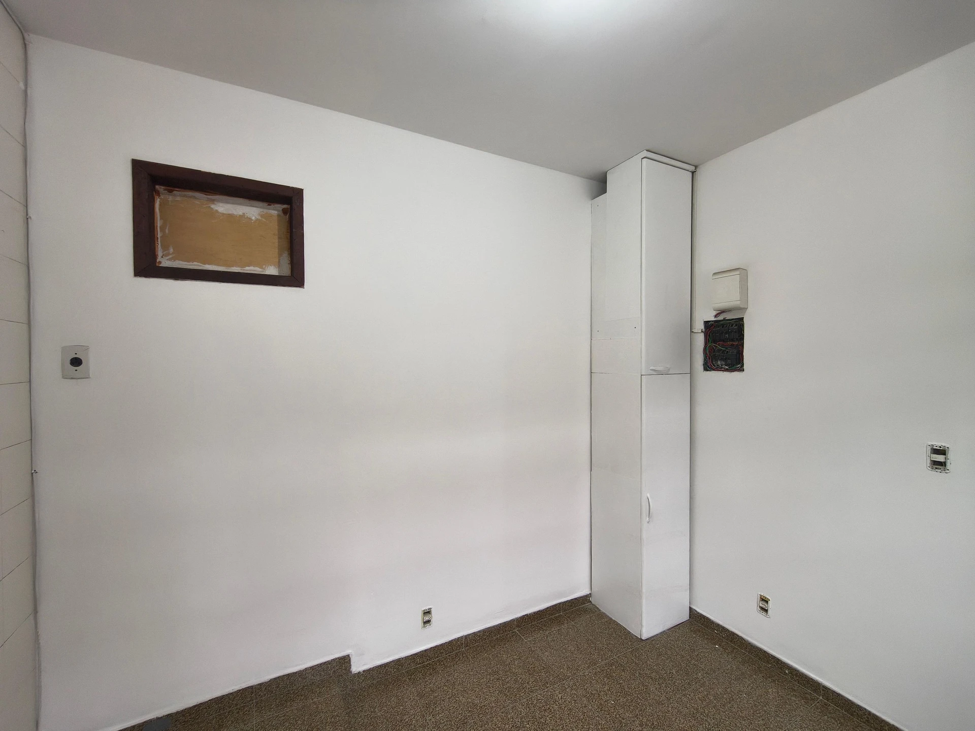 House with 3 bedrooms and an enclosed balcony — photo 3
