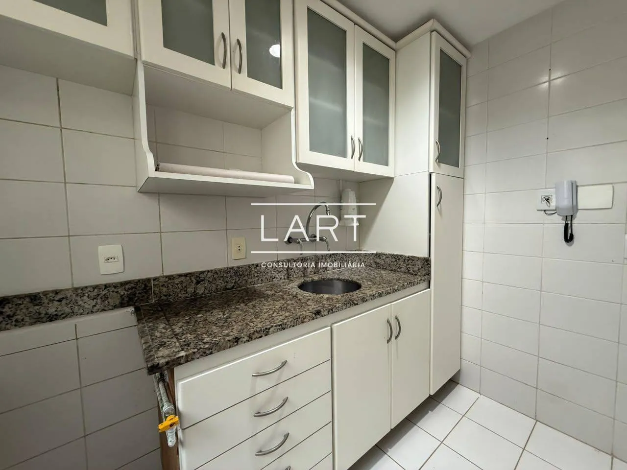 Apartamento de 3 quartos em condomínio com piscina — photo 28