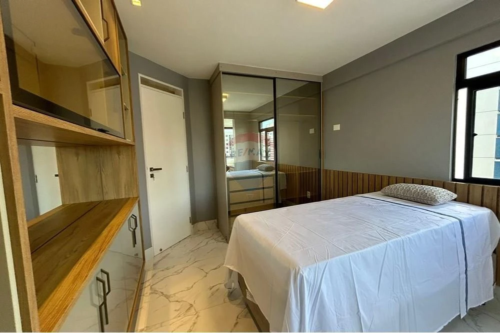 Furnished apartment, 132 m², with a glass-enclosed balcony — photo 17