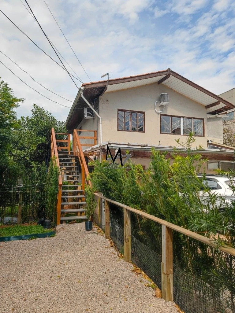 2-bedroom house with a home office in Florianópolis — photo 10