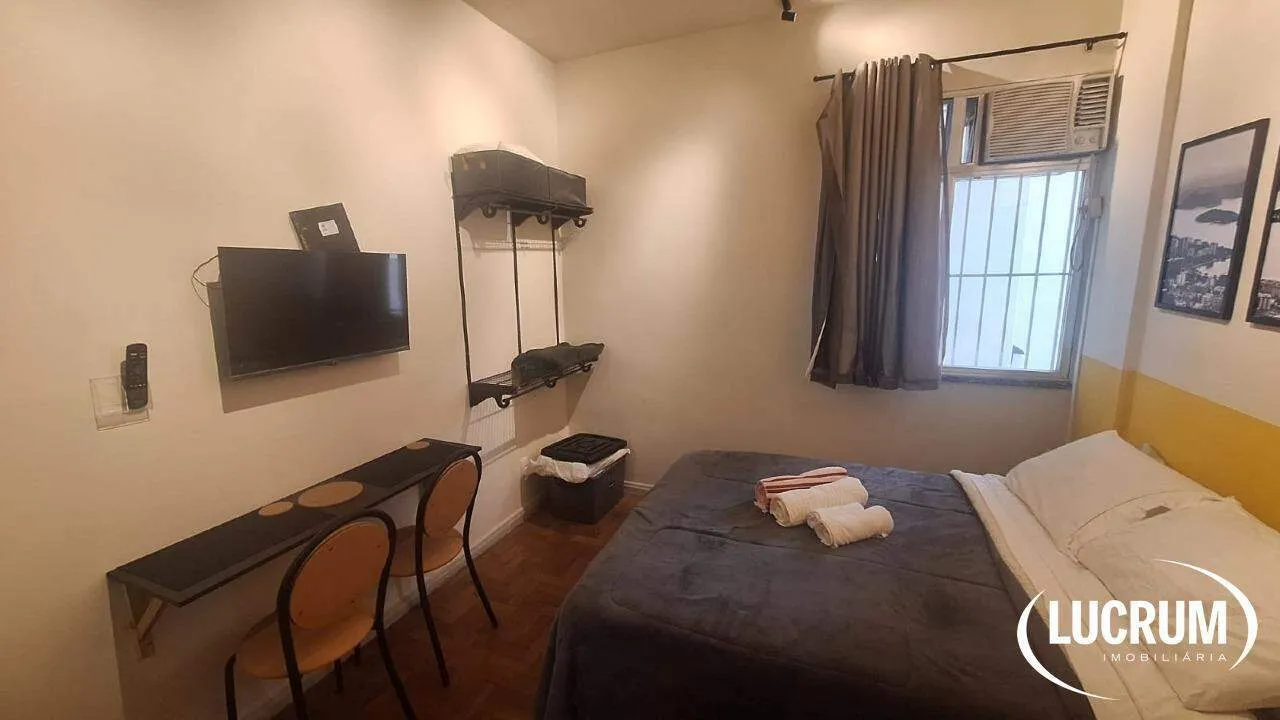 Furnished 1-bedroom apartment with a compact kitchenette — photo 3
