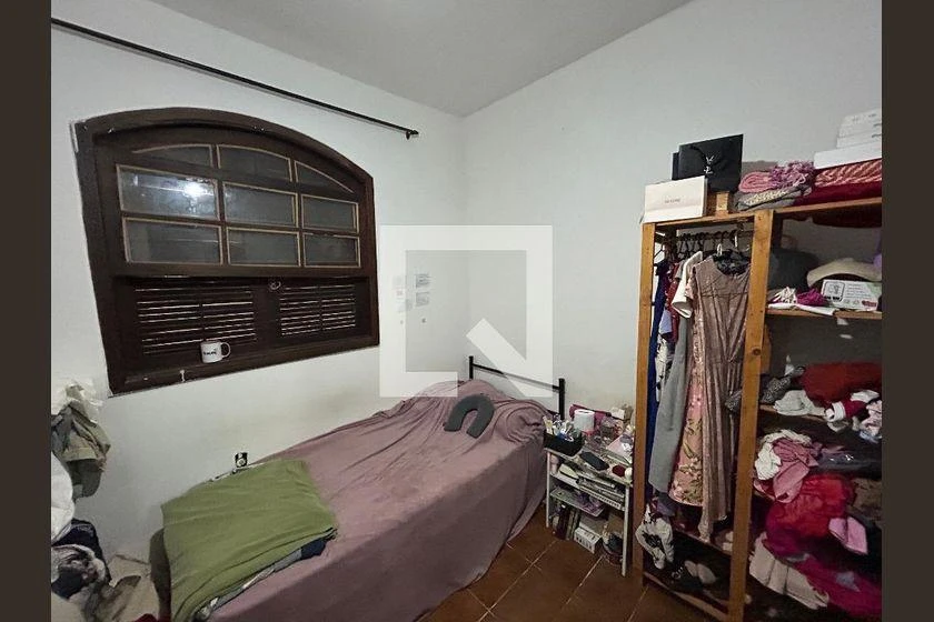 Furnished 3-bedroom house with desk workspace — photo 28