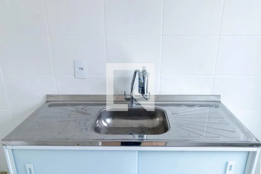 Apartamento de 46 m² com 2 quartos e cozinha fechada — photo 6