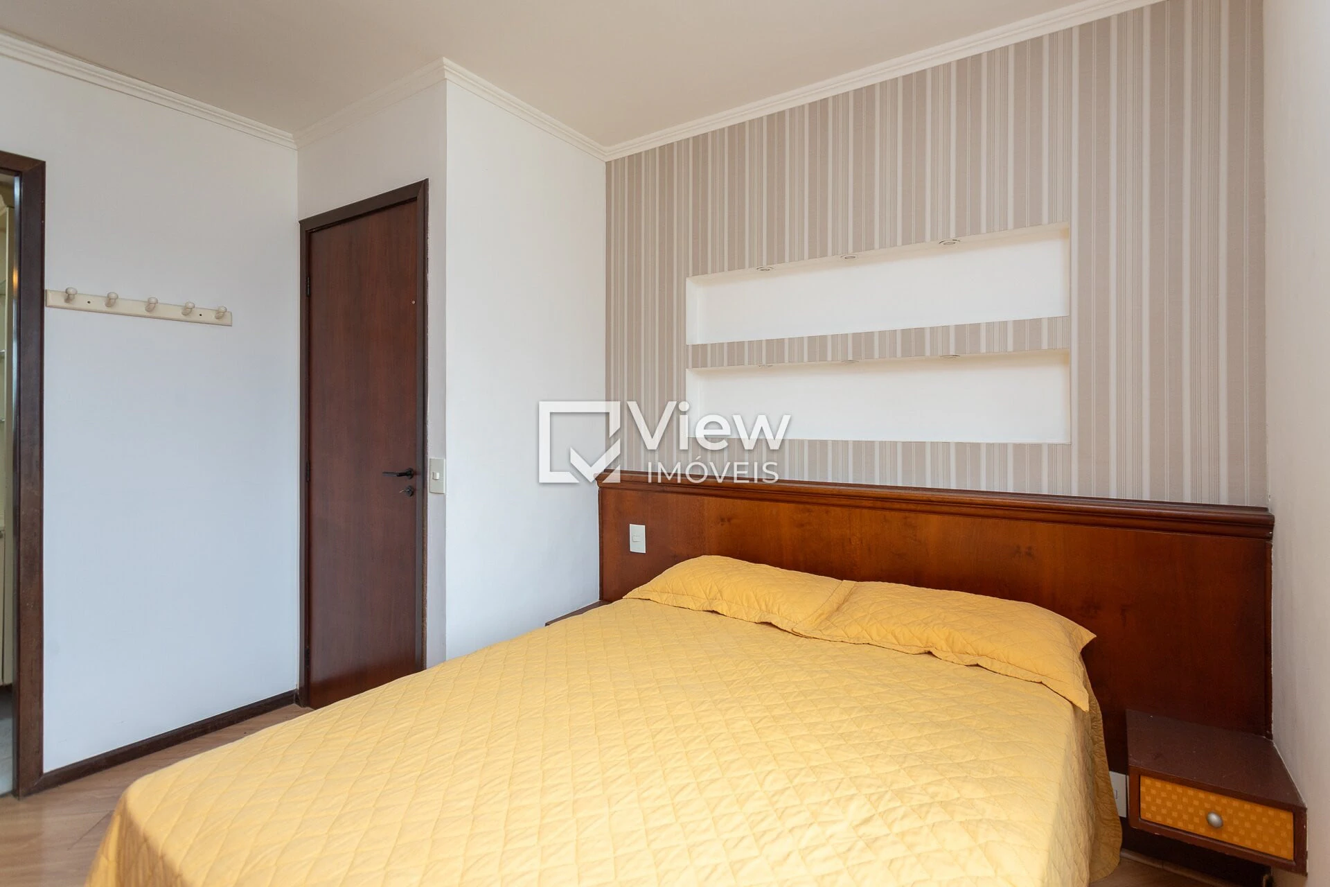 Apartment, 70 m², with wood or laminate floors — photo 4