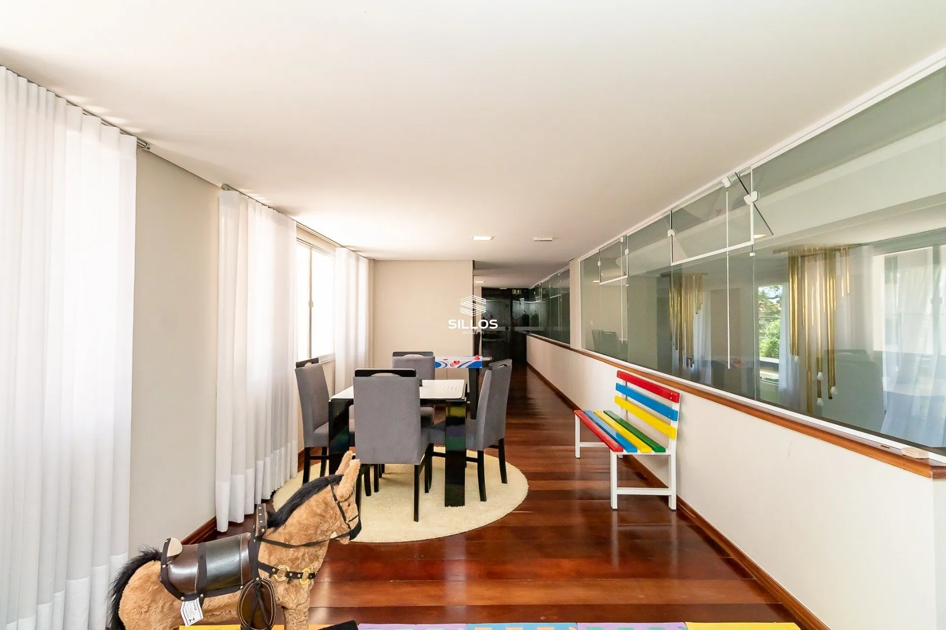 Apartamento de 241 m² con 4 dormitorios y cocina abierta — photo 46