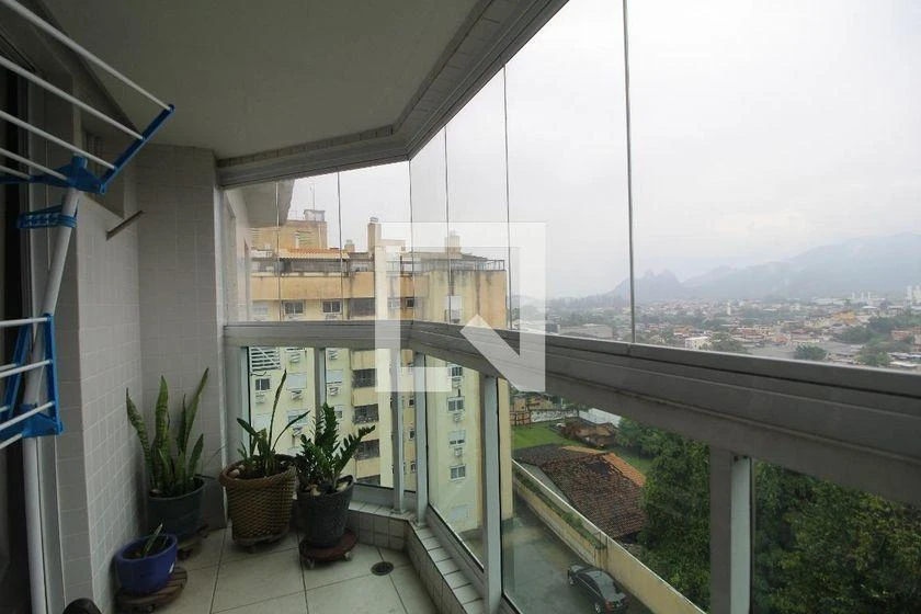 Apartamento amueblado de 3 dormitorios con balcón acristalado — photo 6
