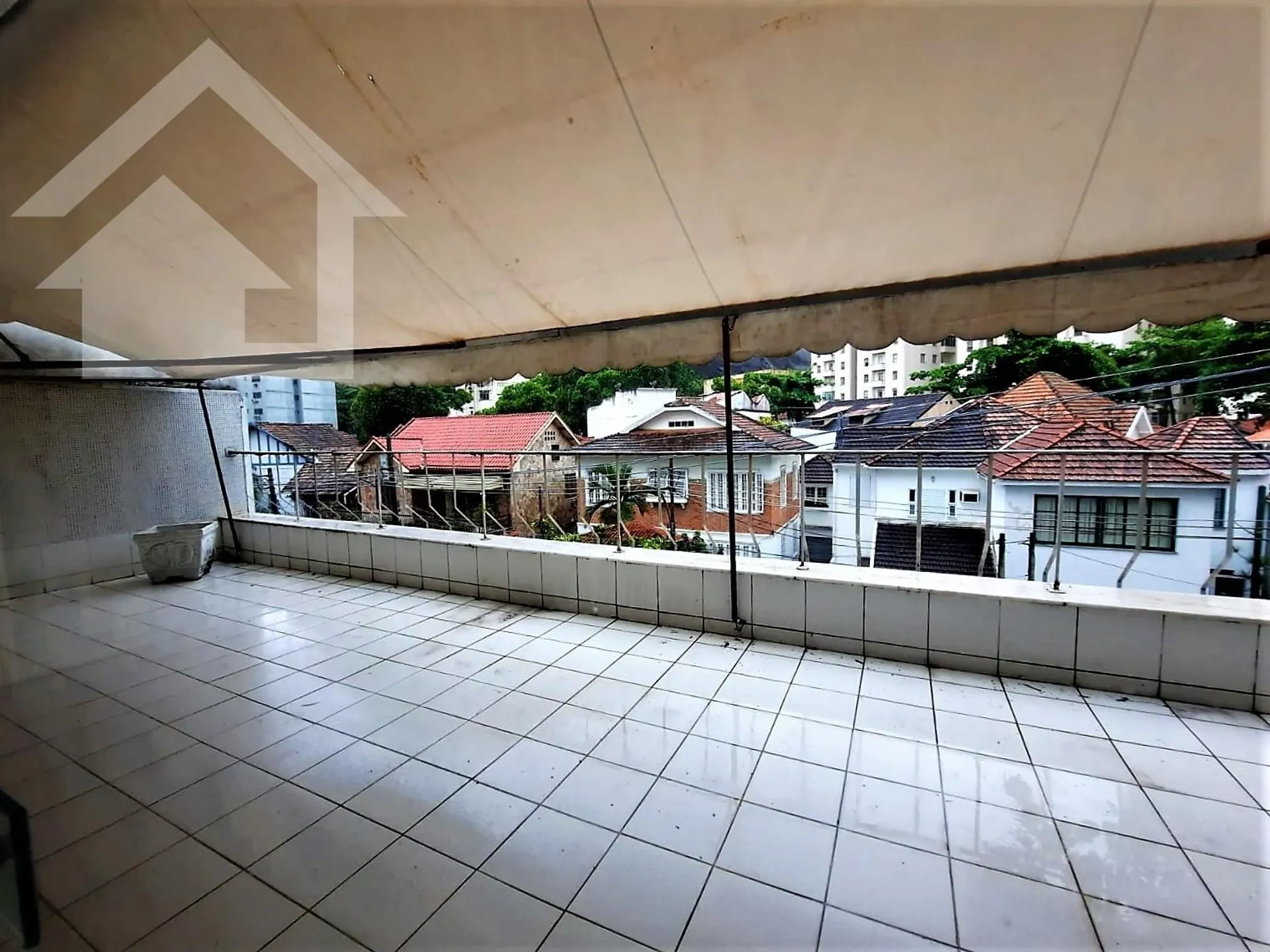 525 m² apartment with a home office and a bathtub — photo 13