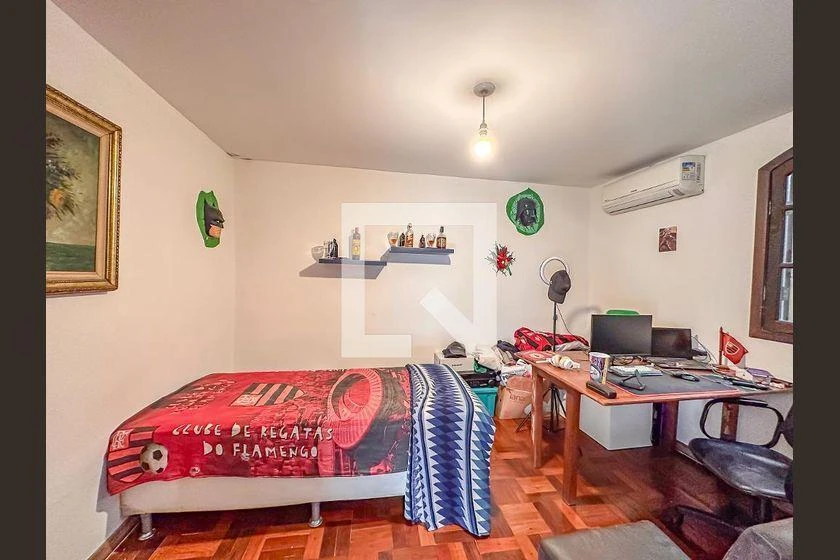 Мебльований будинок з 3 спальнями та 810 м² — photo 40