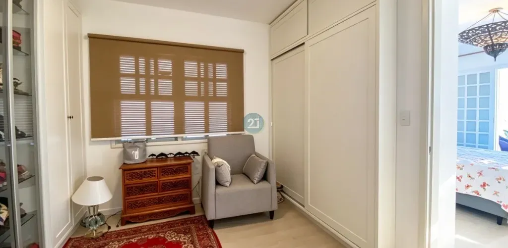 Casa de 5 dormitorios, 5 baños y piscina común — photo 14