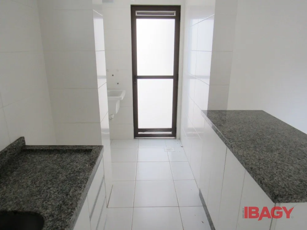 Unfurnished 1-bedroom apartment with 54 m² — photo 14