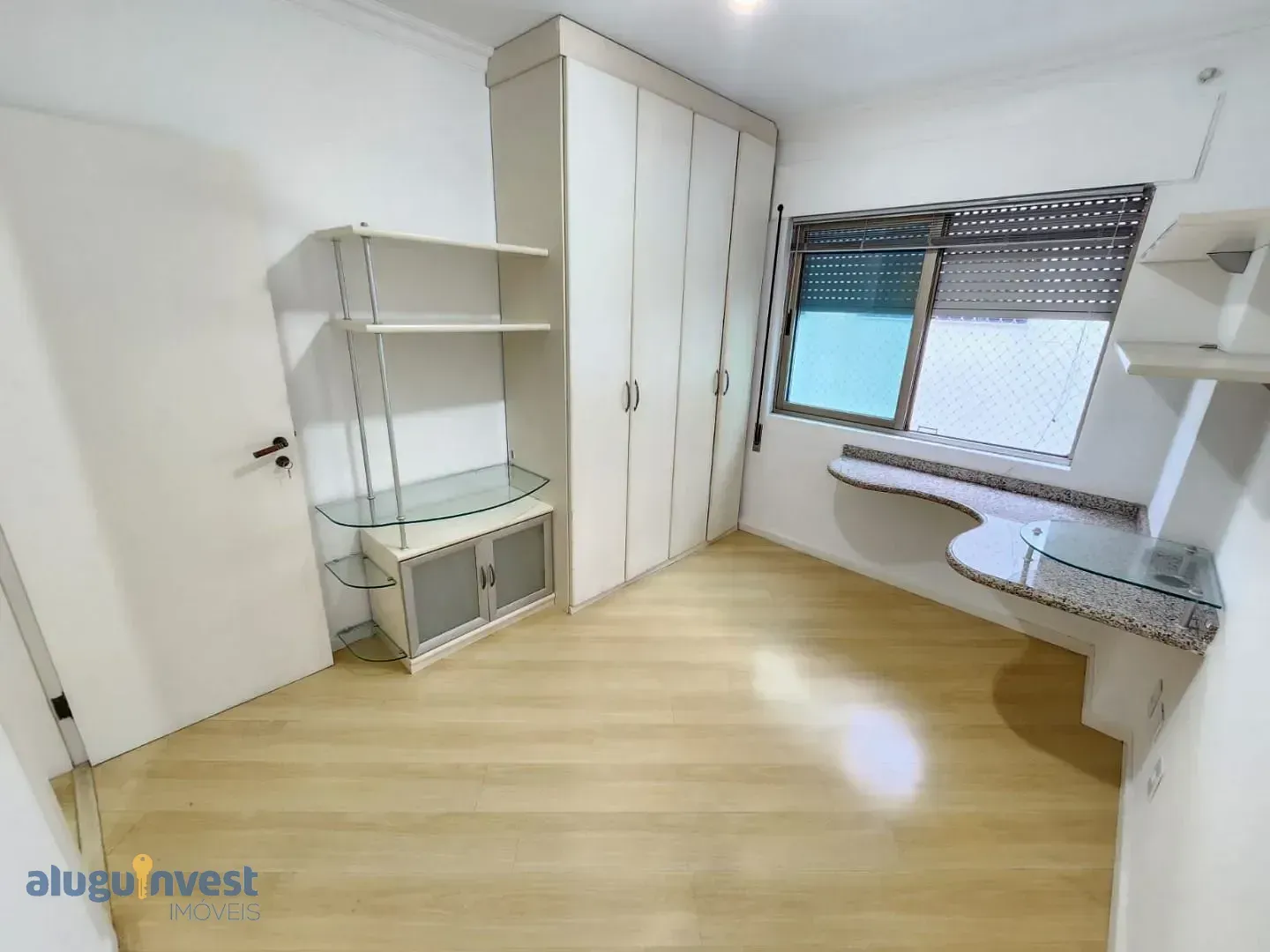 Квартира з 4 спальнями та 173,94 м² і балконом — photo 24