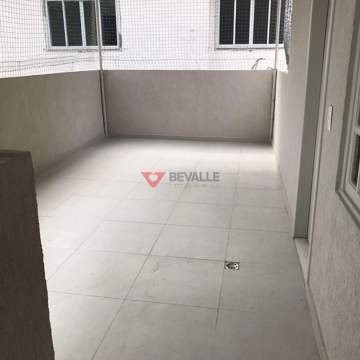 Rental house with 8 bedrooms and a balcony — photo 37