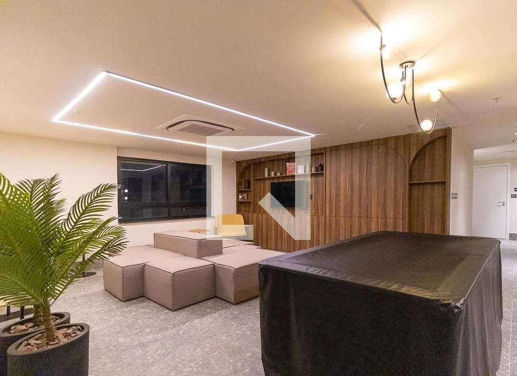 Furnished apartment, 32 m², with floor-to-ceiling windows — photo 20