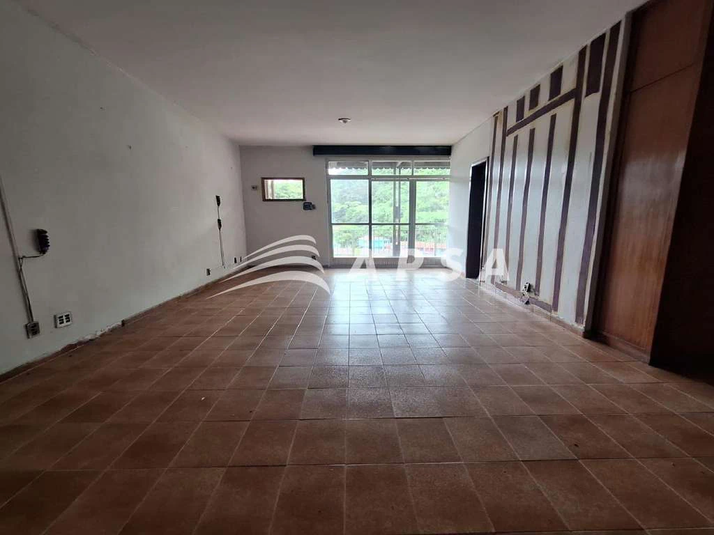 Casa sem mobília com 5 quartos e 625 m² construída — photo 17
