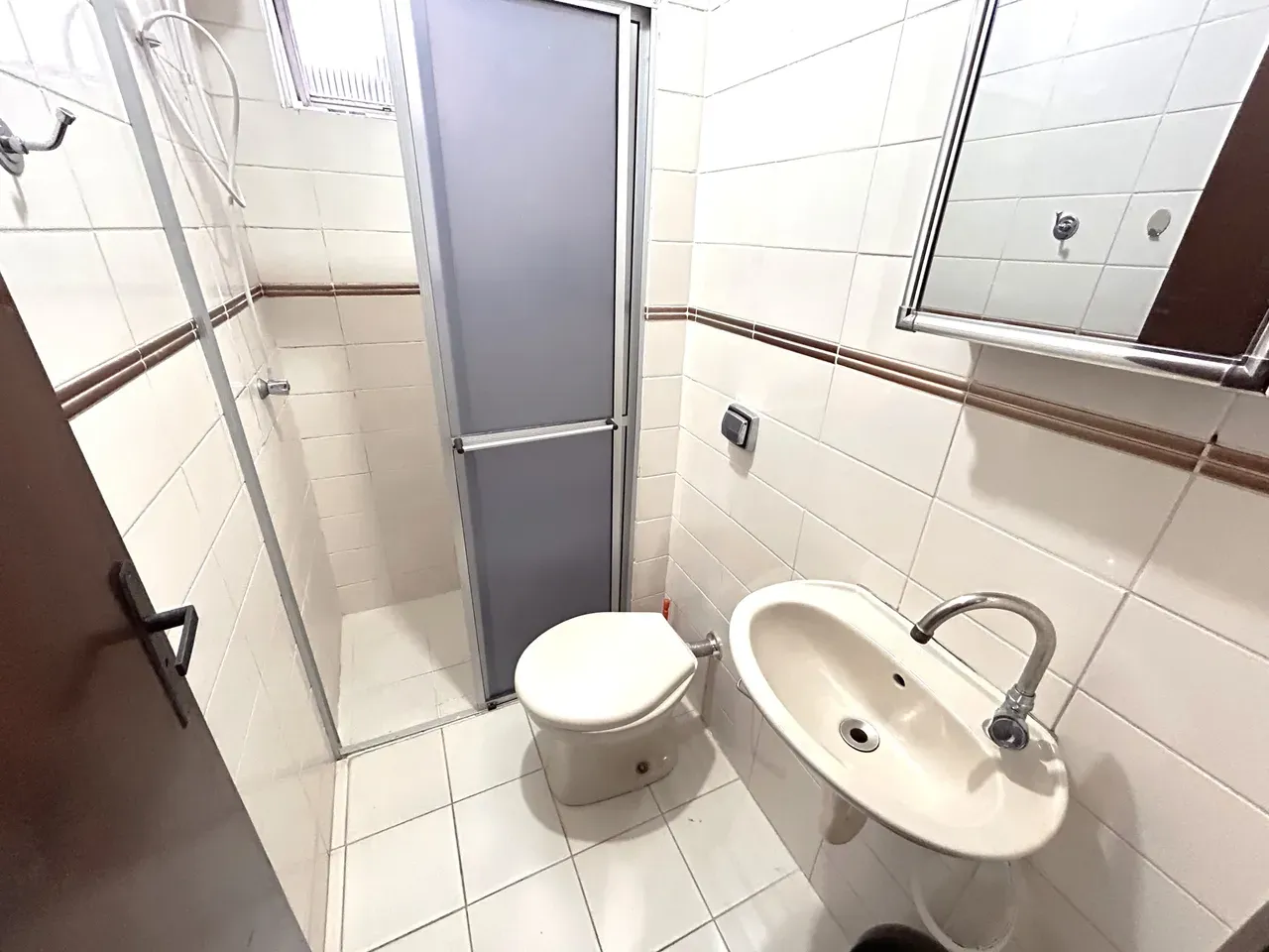 Apartment on the 2nd floor with wood or laminate floors — photo 12