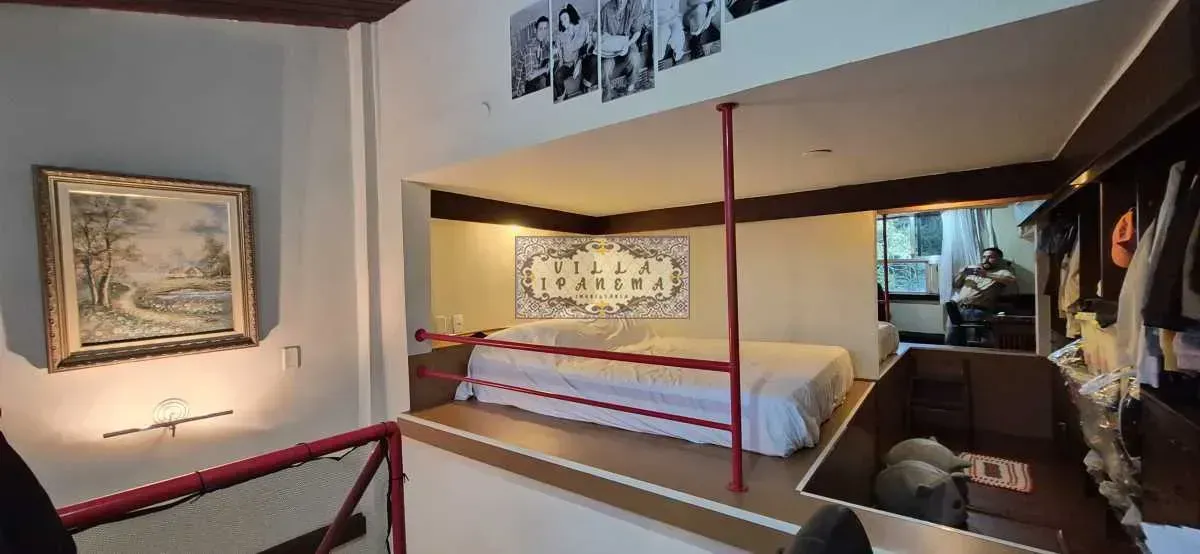 350 m² penthouse with 5 bedrooms and a glass balcony — photo 53