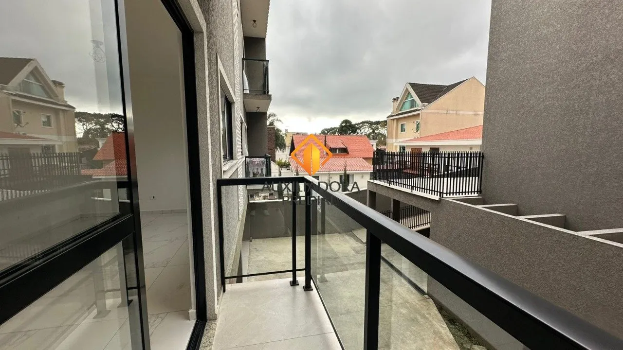 House with 3 bedrooms and a balcony — photo 8