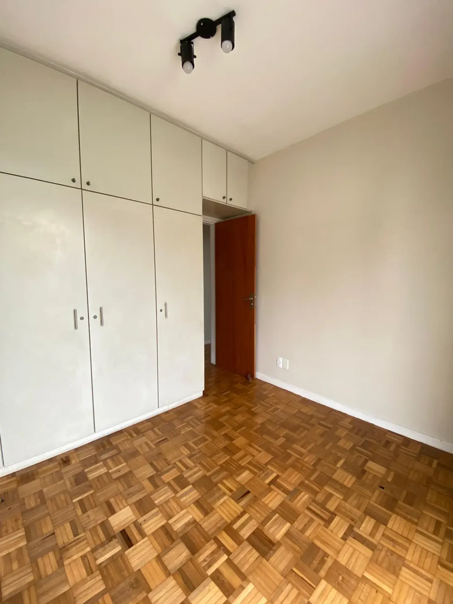Пральна машина та 2 спальні: квартира 90 м² — photo 9